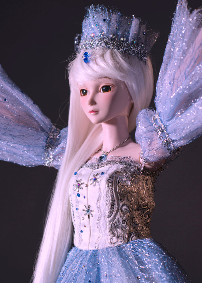thumbnail image 2 of Madame Alexander 8-Inch Waltz Of The Snowflake Collectible Doll, Dark Skin Tone/Brown Eyes/Brunette 2 of 12